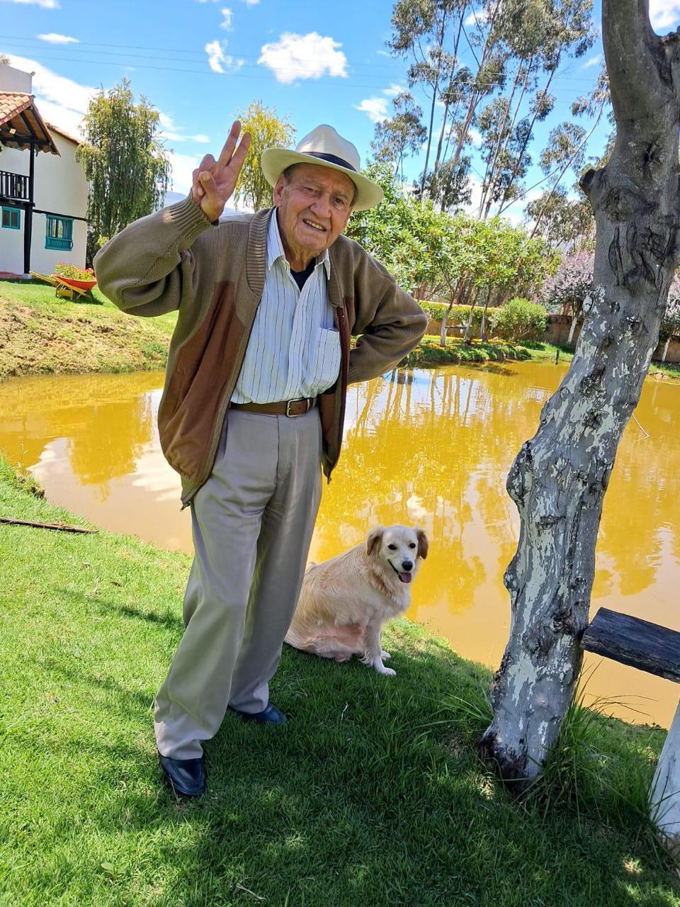 Fachada del centro campestre Manantial de Alegría